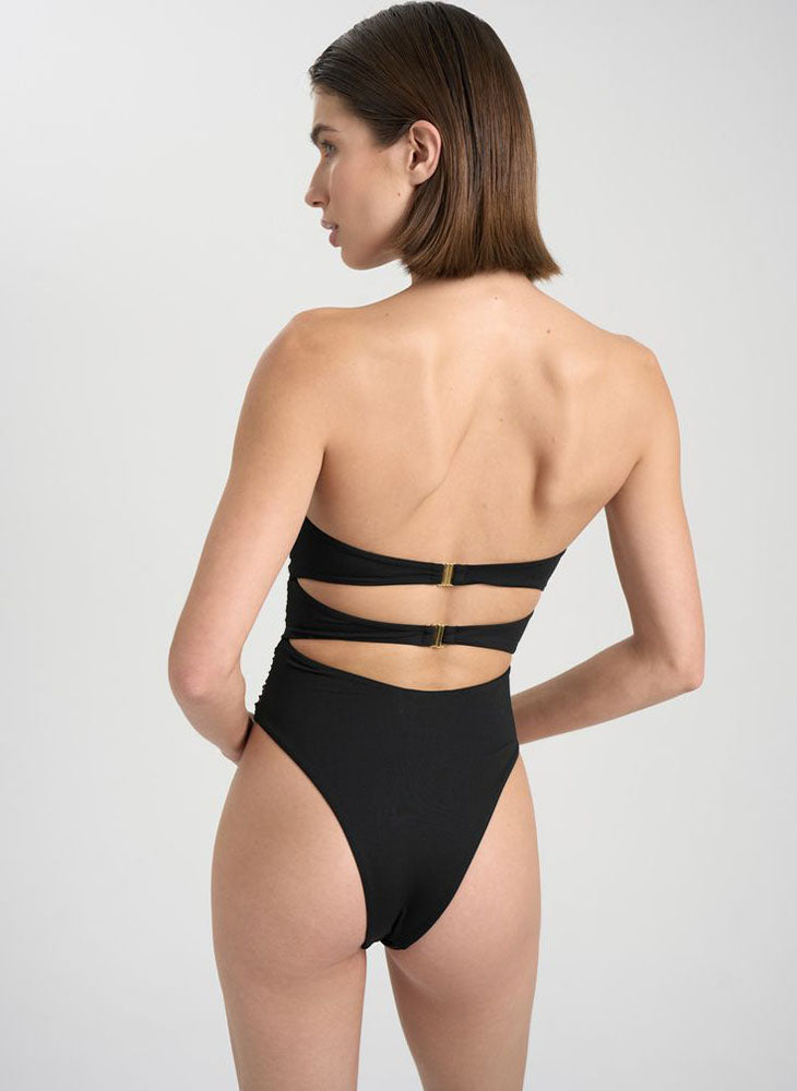 Vesna One Piece
